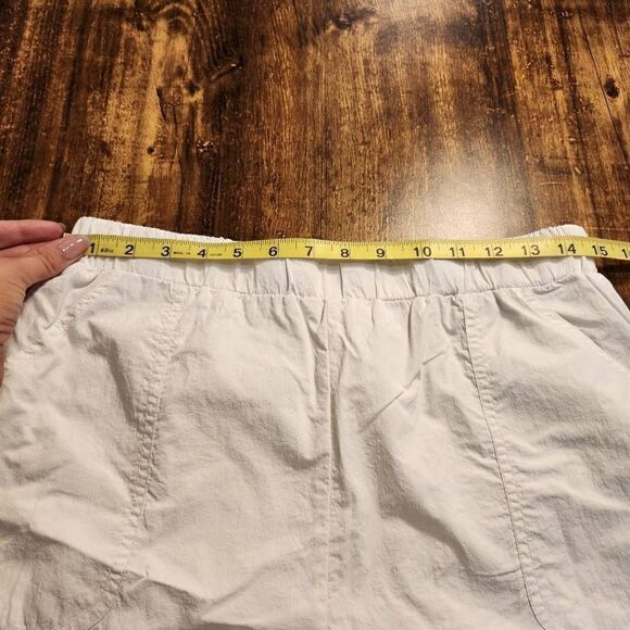 Urban Outfitters high waisted windbreaker shorts - Picture 5 of 7